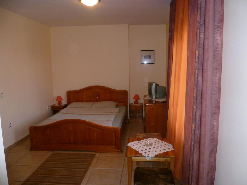 Yaneva Hotel Σόφια Δωμάτιο φωτογραφία